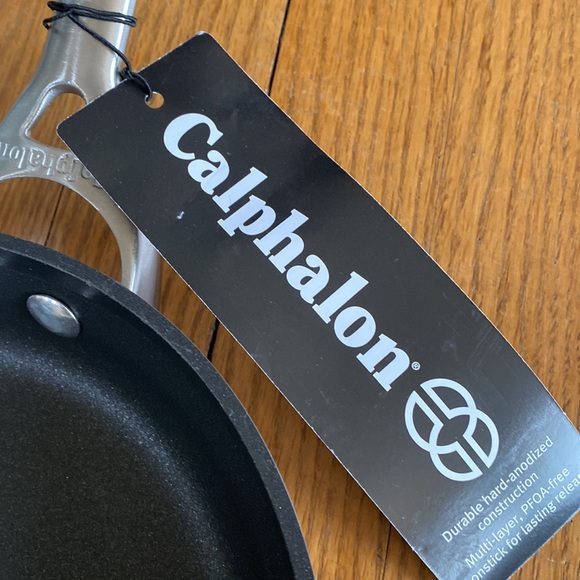 New Caphalon 8” sauté pan - Picture 2 of 5